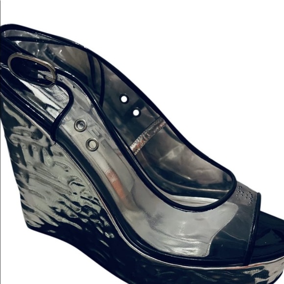 Shoes - Picture 4 of 4